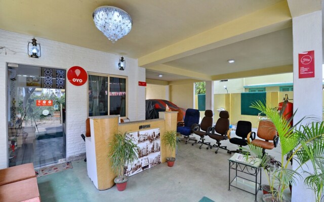 FabExpress Greenleaf Regency