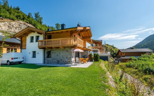 Luxurious Holiday Home in Wald in Pinzgau With Private Sauna