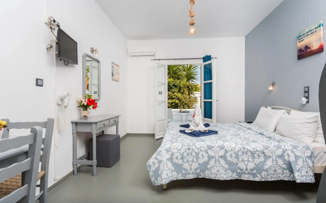 Zoumis Residence