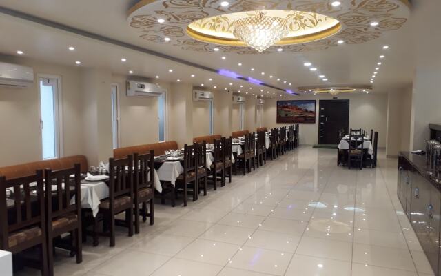 Hotel Royal Amer City