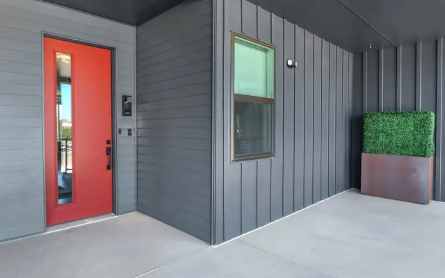 Pacific Island Inspired Stay Amazing Location