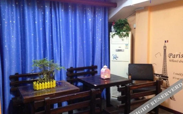 Zhumengzhe Capsule Hostel