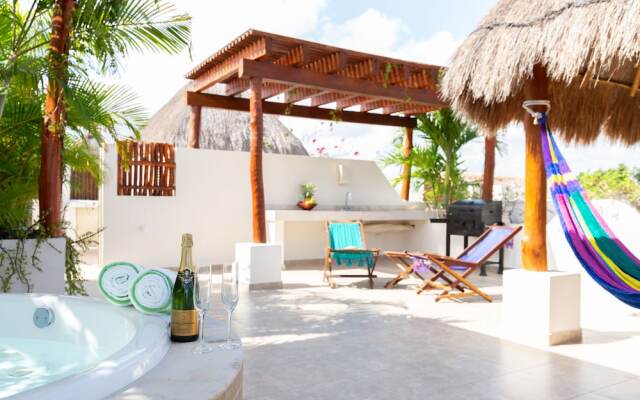 Secret Garden Oasis 3BR Penthouse