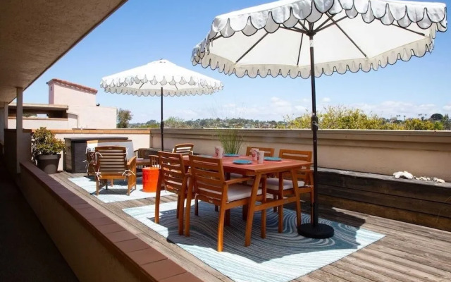 Sbtc324 2 Bedroom Condo by RedAwning