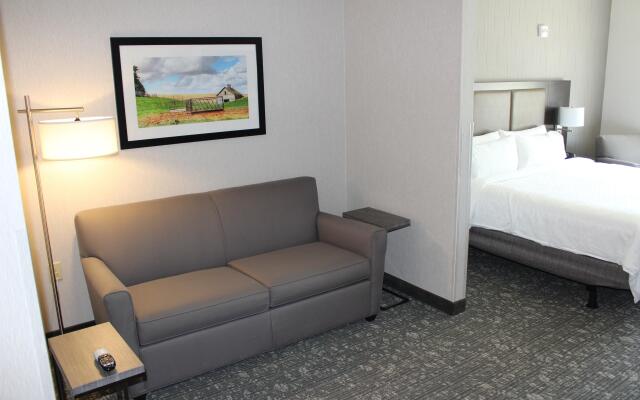 Holiday Inn Express & Suites Cheney