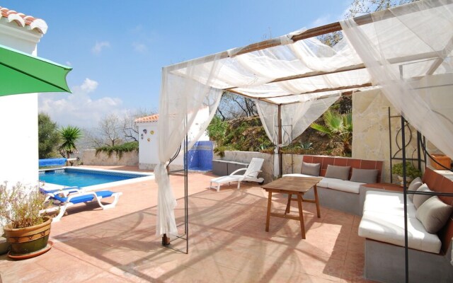 Inviting Holiday Home In Arenas With Private Swimming Pool