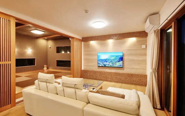 Churaya -Yaedake with Japanese Garden-