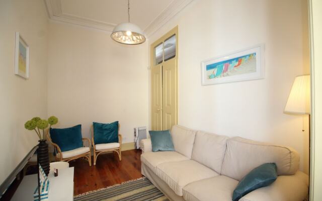 Old Town House in Figueira da Foz Near Beach