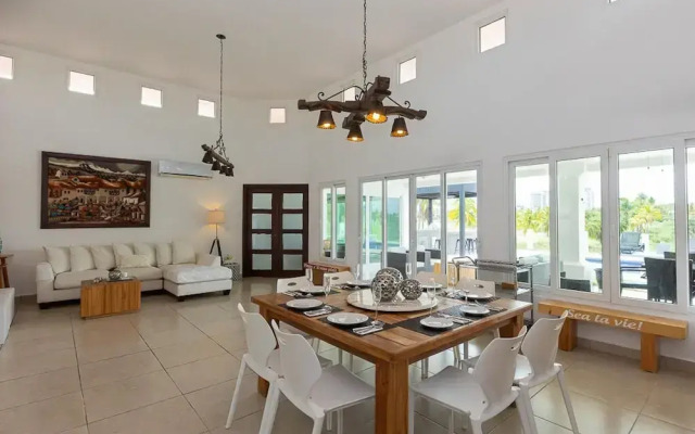 The Golf Oasis Villa by Acomodo