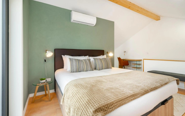 WHome Riverside View Premium Apartment w/ AC & Terrace