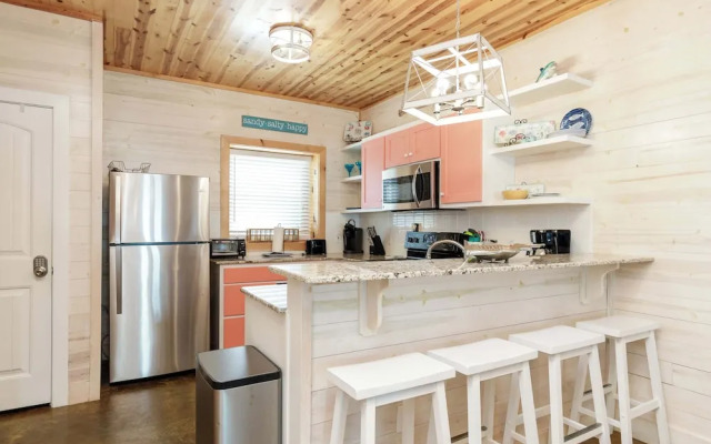 Resort Pool & Pet Friendly Sleeps 9