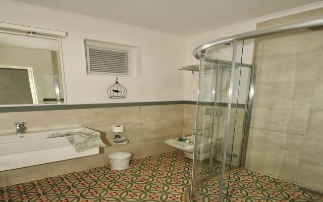 Sea Breeze Hotel & Apartments