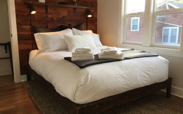 The Alberta Petite Hotel