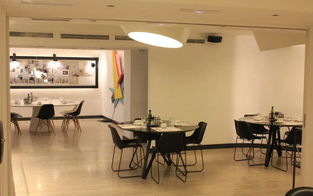 Pol & Grace Hotel