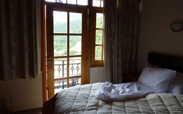 Mountain Rose Garden Hotel