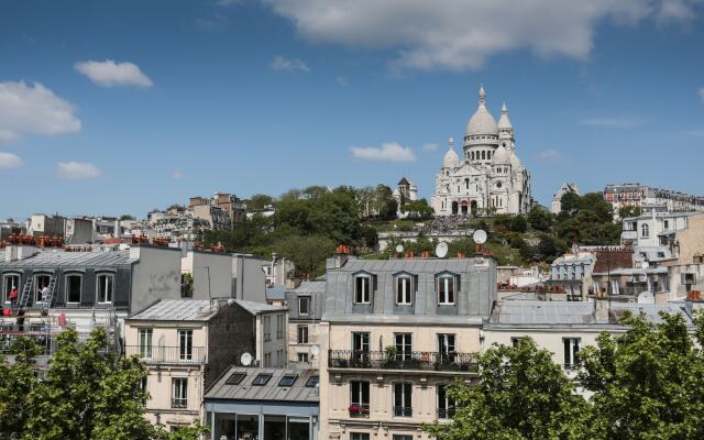 Le Régent Montmartre by Hiphophostels