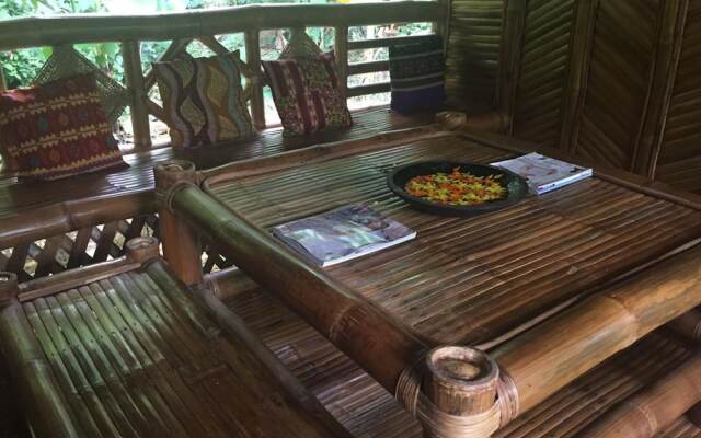 Bamboo Rooms & Cottages by Dang Maria BB