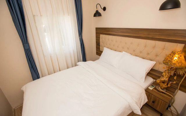 Corner Garden Hotel