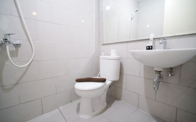 Compact And Homey 2Br At Benson Supermall Mansion Apartment