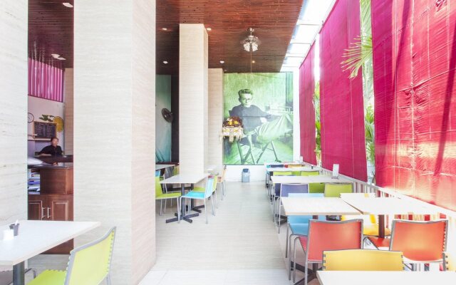 favehotel Kuta Square