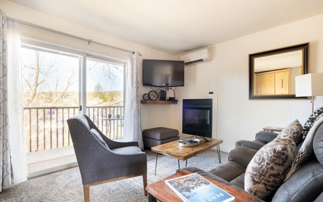 Walk to Downtown Bend&River! Fireplace, quiet