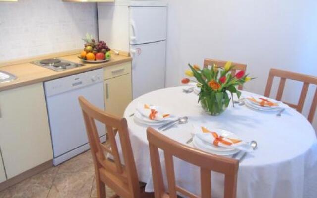 Apartments Luna Tisno