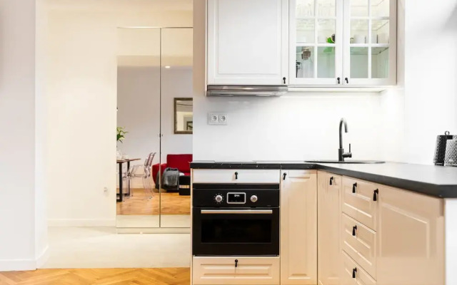 Main Square Apartments - LoftAffair