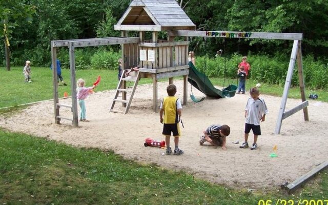 H & H Restaurant and Resort