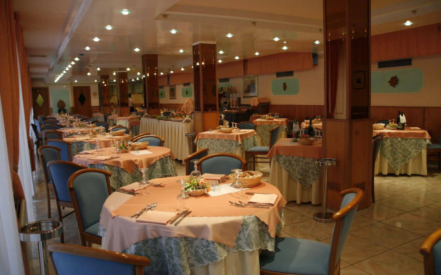 Hotel Leucosya