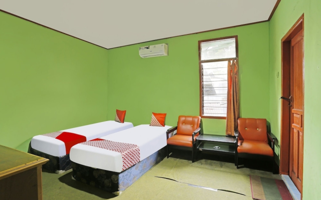 OYO 90136 Hotel Bone Indah