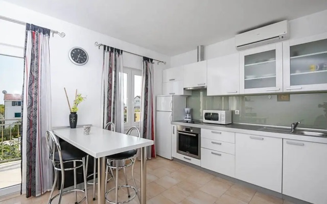 Apartments Trstenica