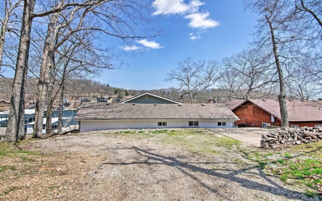 Lake of the Ozarks Hiller Haus w/ Fire Pit!