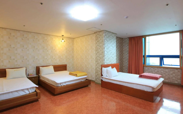 Marina Motel