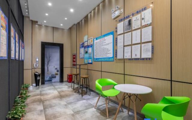 100 Inn Liangpin Hotel (Shanghai Pusan Road Subway Station)