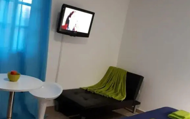 central luminous cute studio by the beach & harbour