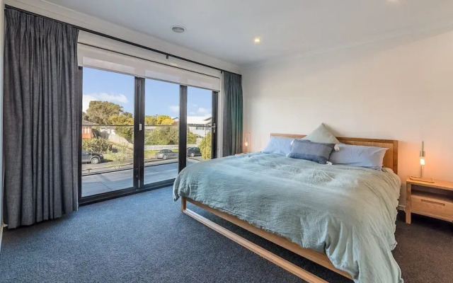 Winona ON Williams - PET Friendly - Free Wifi