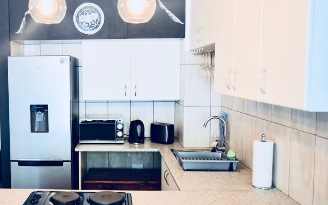 Central 1 Bedroom Apartment in Cape Town