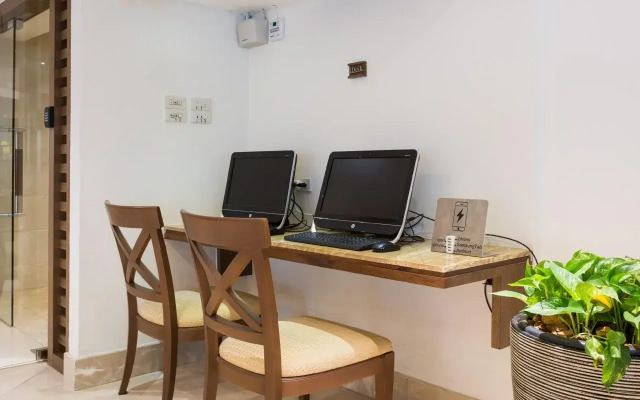 Thomson Hotel Huamark