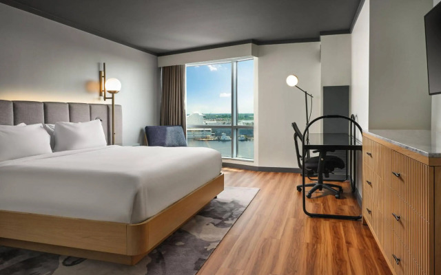 Renaissance Portsmouth-Norfolk Waterfront Hotel