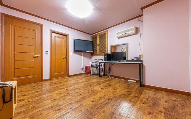 Cheongju Yeppeun Motel