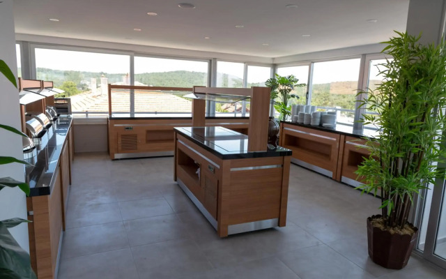 A. Emreli Suite Hotel