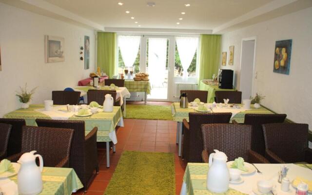 Kastanienhof Apartment und Restaurant