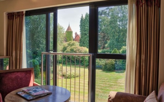 Careys Manor & Senspa