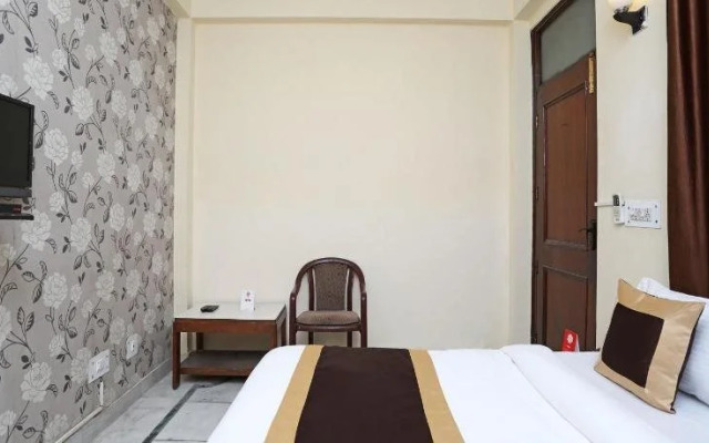 OYO 24421 Classic Hotel