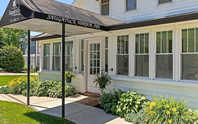 Saugatuck Harbor House