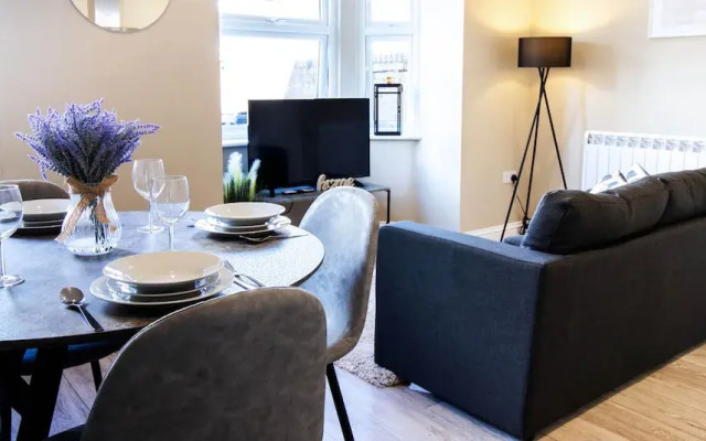 2 Bed 1 Bath Town Center Apartment