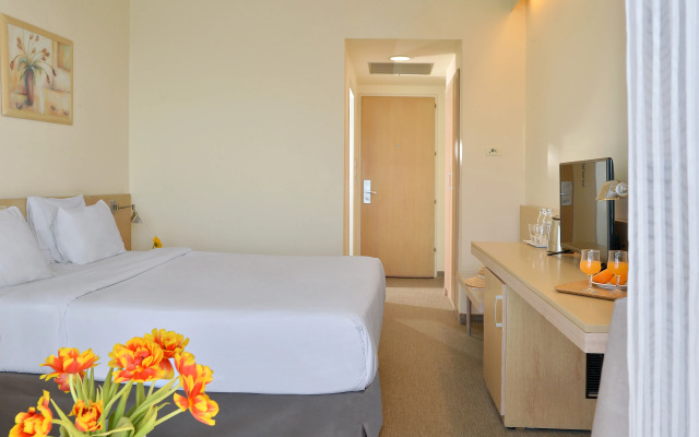 Airotel Achaia Beach