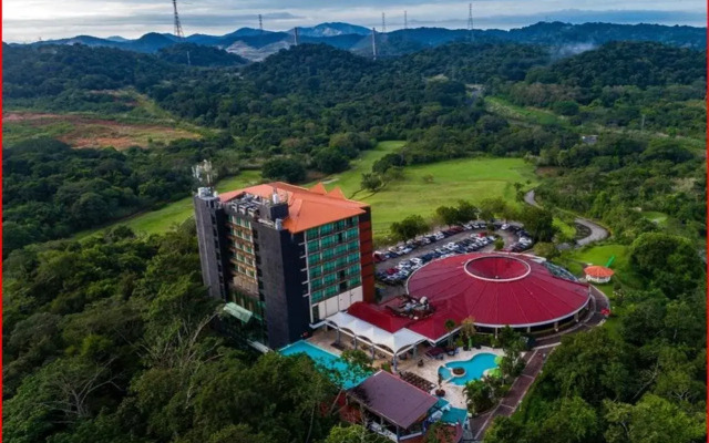 Summit Rainforest & Golf Resort