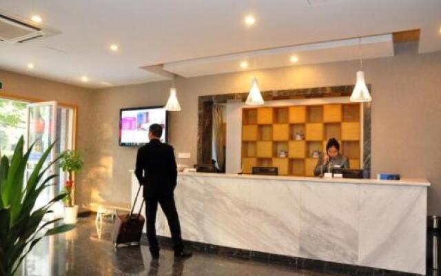 Xinyu Hotel (Hangzhou Zhejiang University Huajiachi Campus)
