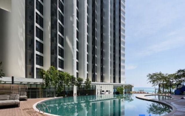 The Shore by HF Suites